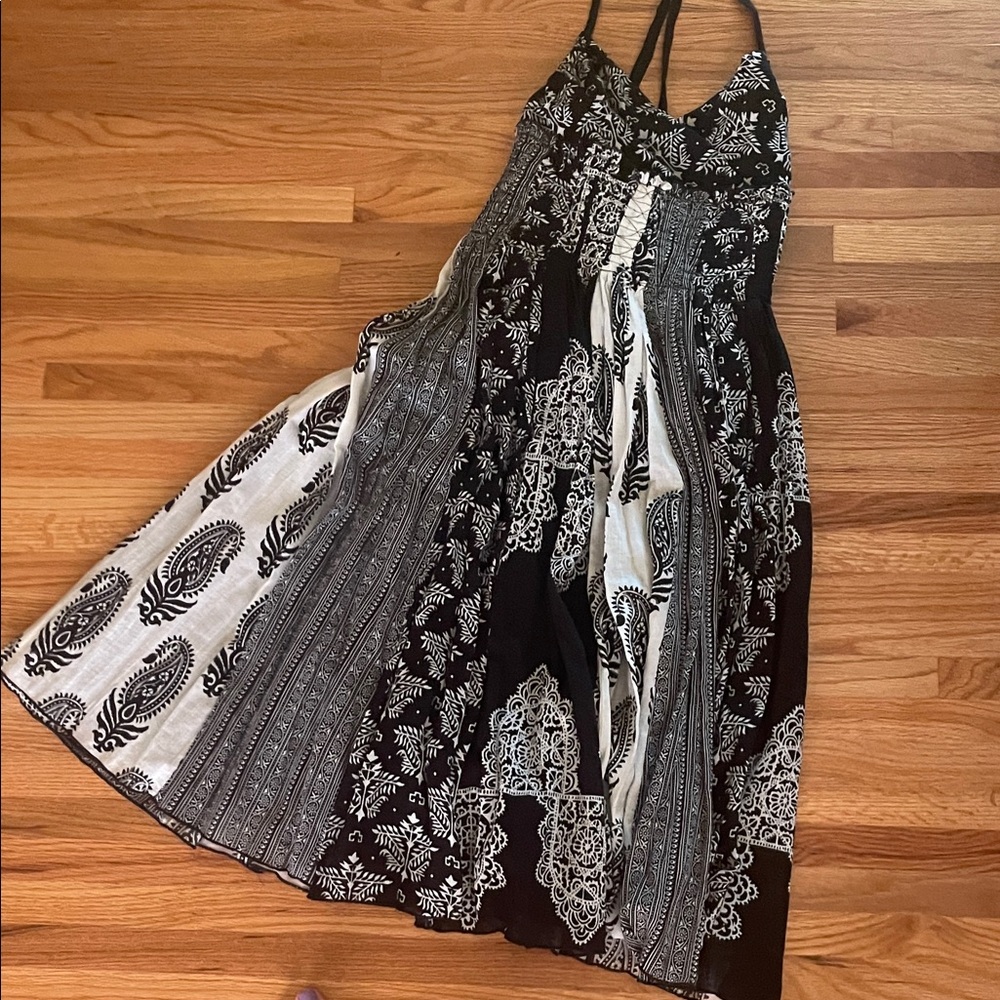 Chic Black and White Maxi Dress